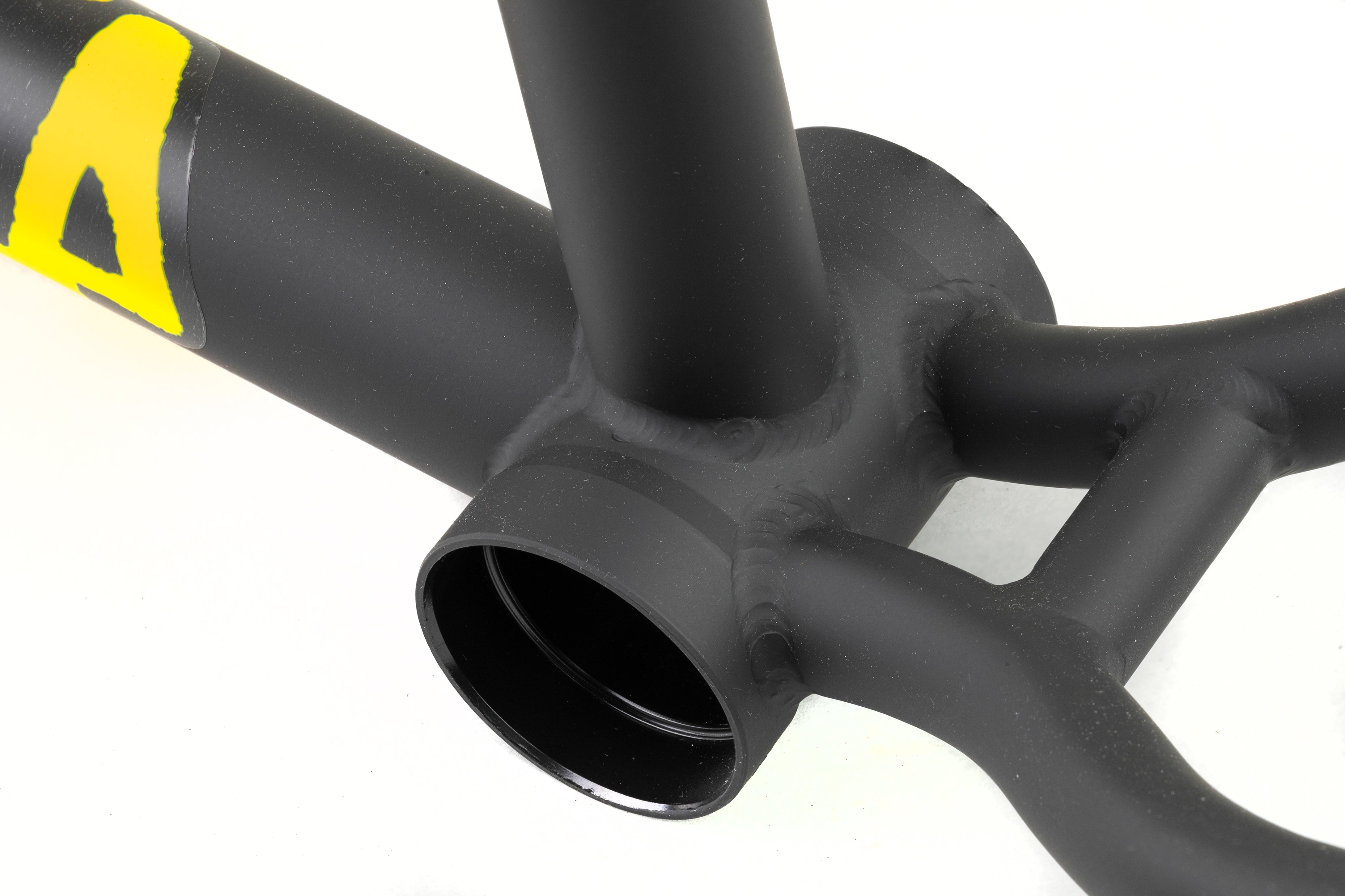 BLACKED OUT FRAME – Primo & Stranger